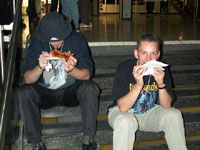 2 GDs bei der D&ouml;ner(??)aufnahme